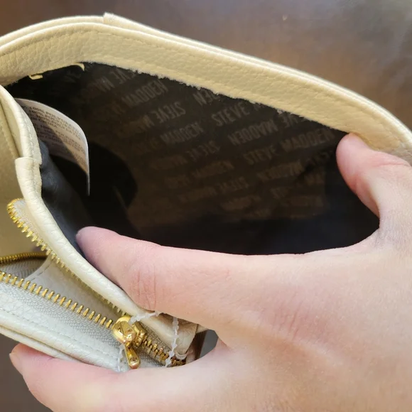 Steve Madden Cream Women's Wallet - Picture 7 of 7